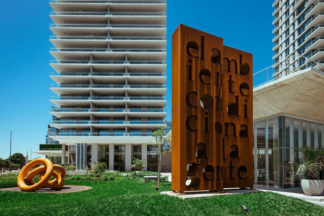 فندق Sls Buenos Aires Puerto Madero المظهر الخارجي الصورة The sculpture in 2012