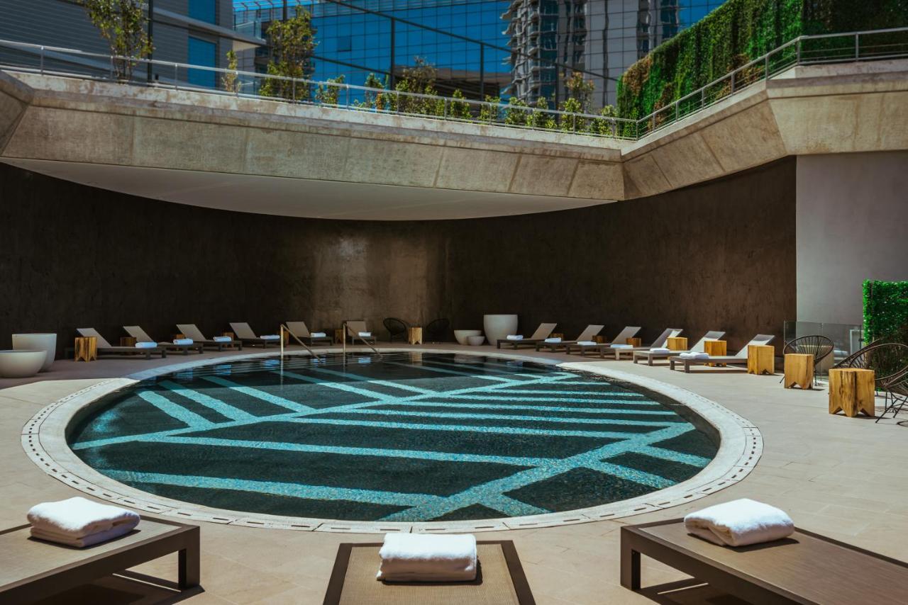 فندق Sls Buenos Aires Puerto Madero المظهر الخارجي الصورة The pool at the hotel