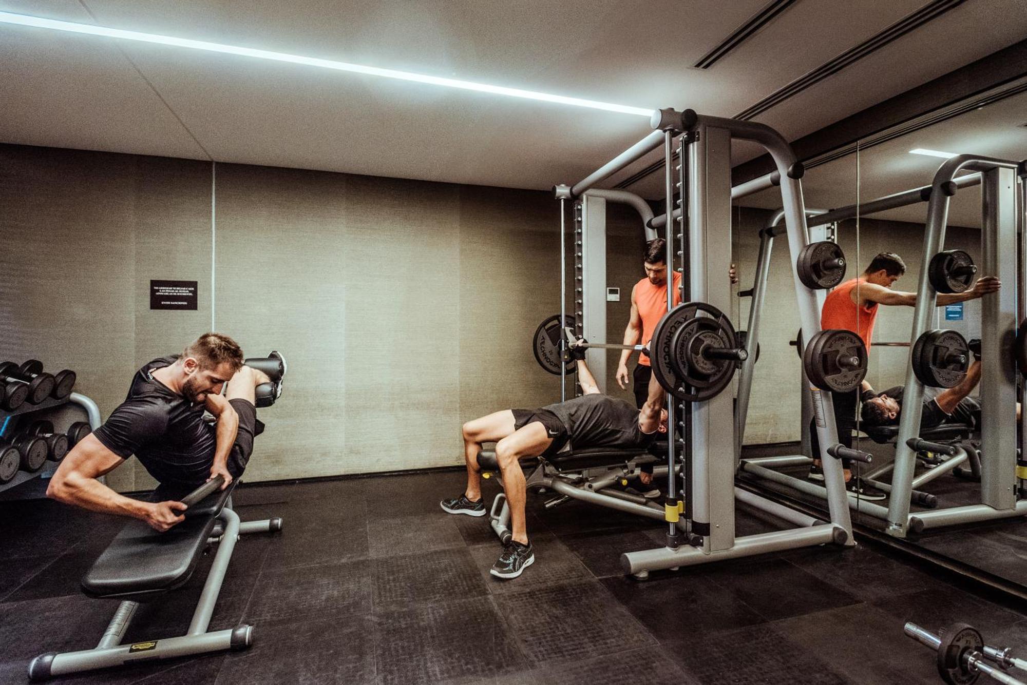 فندق Sls Buenos Aires Puerto Madero المظهر الخارجي الصورة The gym at the hotel