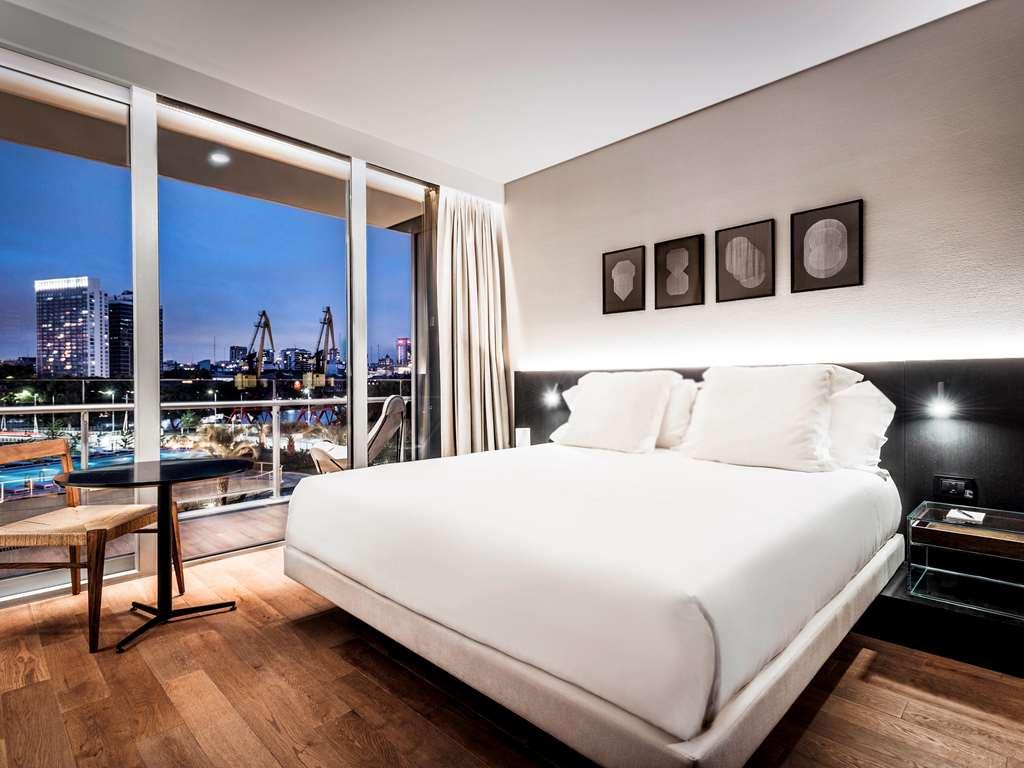 فندق Sls Buenos Aires Puerto Madero الغرفة الصورة A bedroom at the London Edition